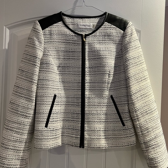 Calvin Klein cropped blazer size 8 - Picture 1 of 2
